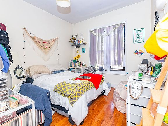 4th image of 601 Park Pl #19