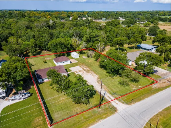 14608 Ash Rd, Santa Fe, TX 77517