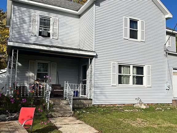 2nd image of 602 W Curtis St