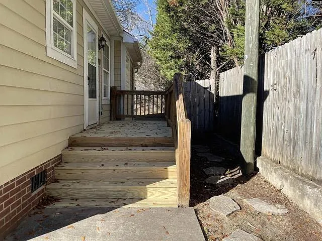 2741 Montgomery Ave — Photo 2