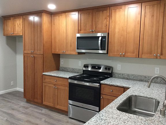 3rd image of 4238 Comet Cir