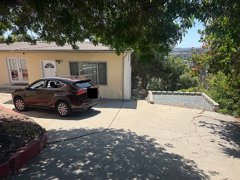 Hartzel Dr — Photo 16