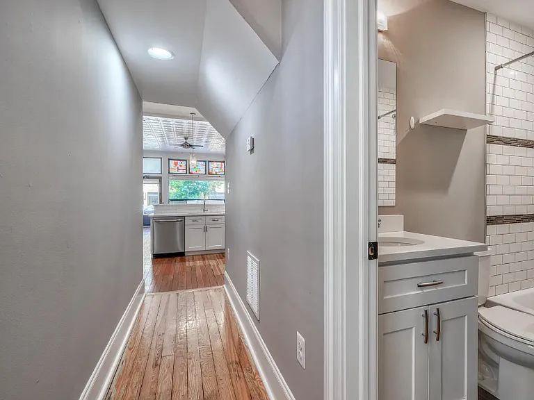 807 Light St #A — Photo 12