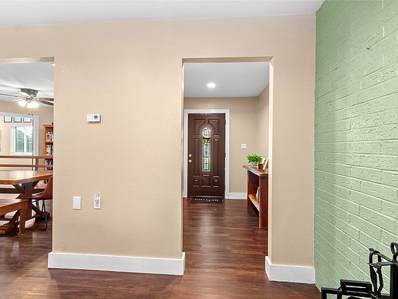 5th image of 250 Williford St