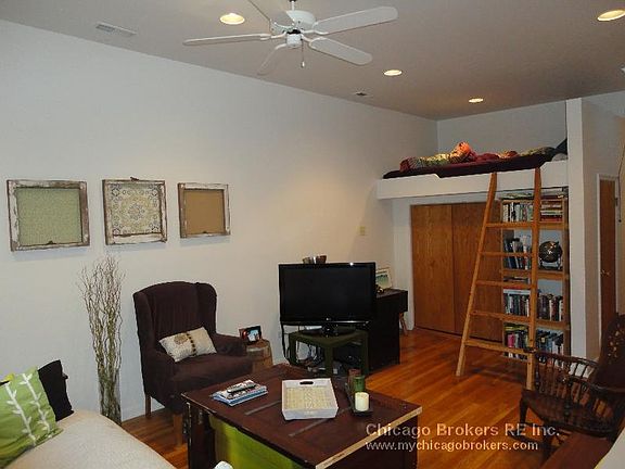 2nd image of 3063 N Clybourn Ave APT 2R