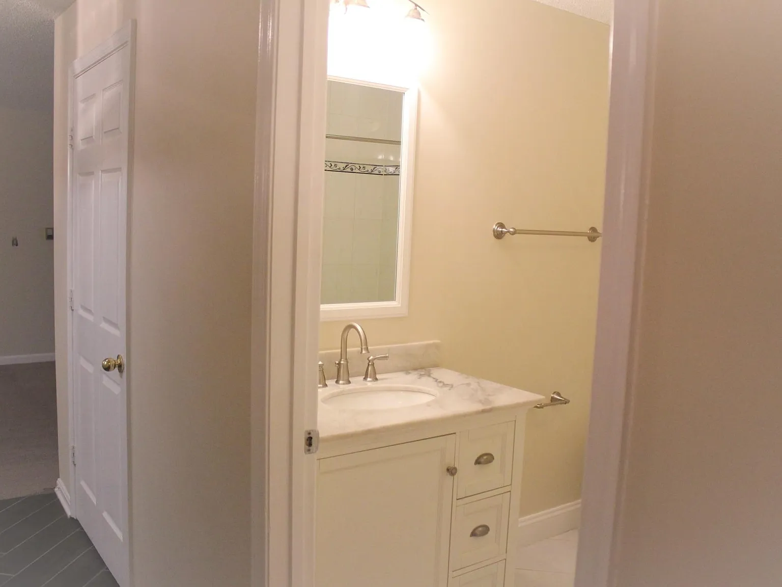 2 bed, 1100 sqft, $2,340 — Photo 4
