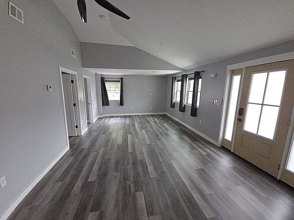 5th image of 165 Garfield Ave