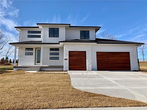2nd image of 1057 S 100th St