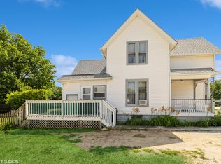 211 E Main St, Genoa, IL 60135