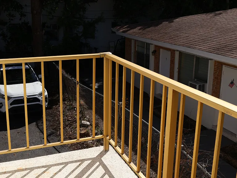 528 SW 6th St #6 — Photo 27