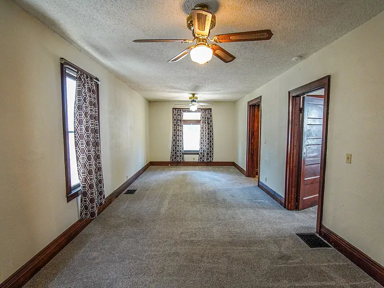 74 Woodside Ave #1 — Photo 16