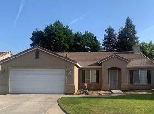 2594 E Yeargin Dr, Fresno, CA 93720