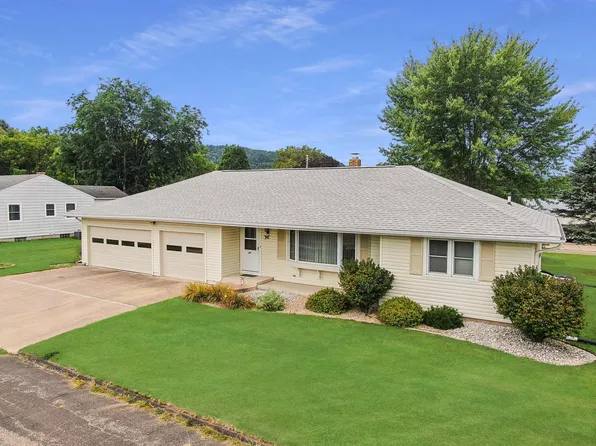 305 Hiawatha STREET, Coon Valley, WI 54623