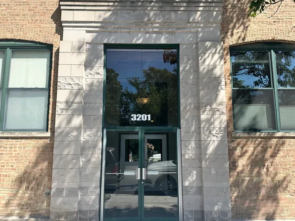 3201 N Ravenswood Ave APT 206, Chicago, IL 60657