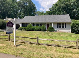 7 W Woods Dr, Clinton, CT 06413