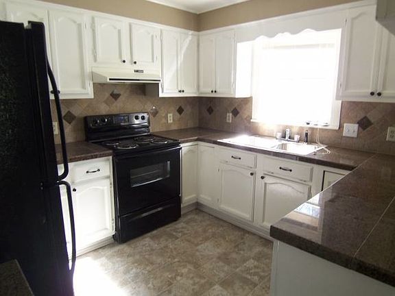 Newly Renovated Kitchen