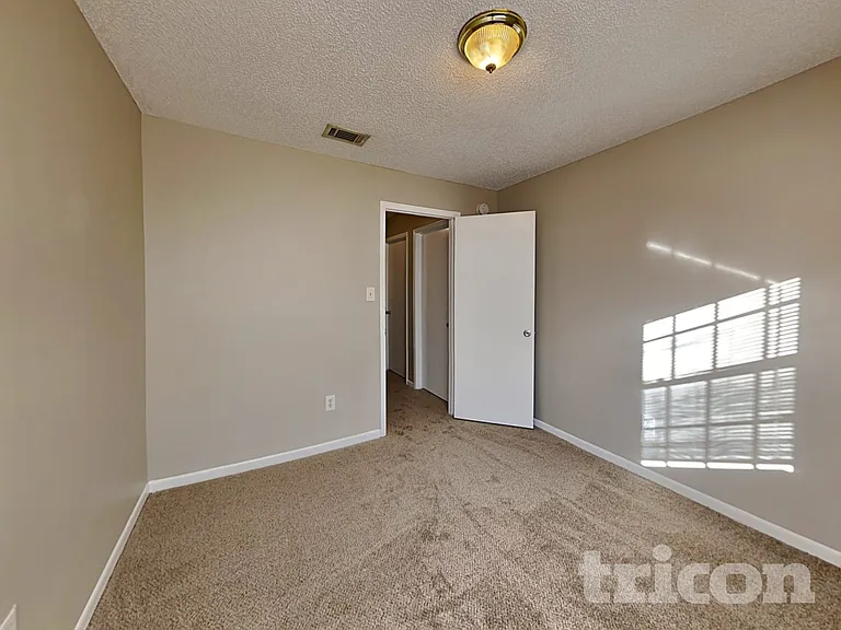 1604 Palm Leaf Dr — Photo 13
