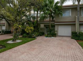 10280 NW 52nd Ter, Doral, FL 33178