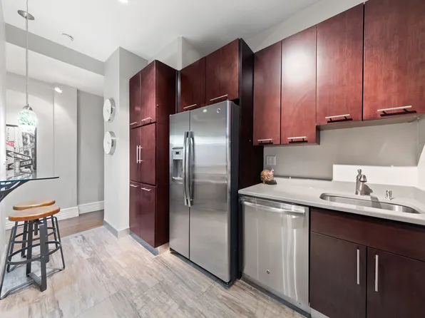 57 West 58th Street 6G image 3 of 10
