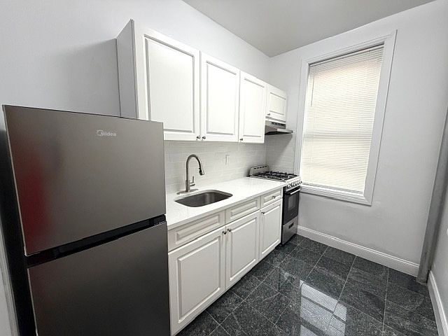 1st image of 31-03 23rd St #2S