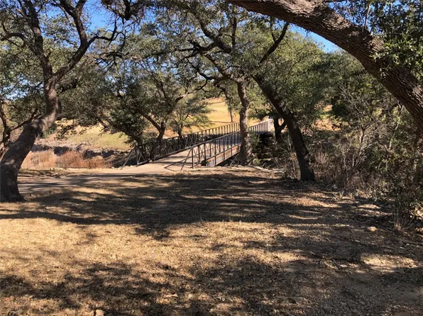 6208 Royal Burgess Dr, Cleburne, TX 76033