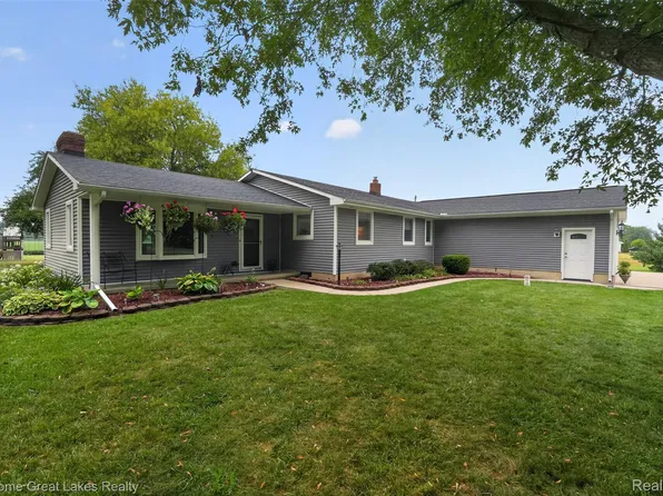 6249 New Lothrop Rd, New Lothrop, MI 48460