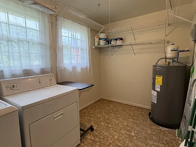 413 Harolds Dr NW — Photo 17