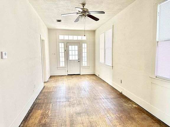 4th image of 303 S 21st St