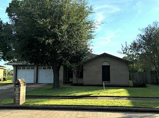 1606 Cypress Hollow St, Pearland, TX 77581