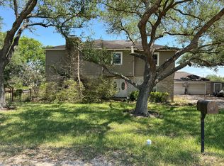 114 Lakeway St, Eagle Lake, TX 77434