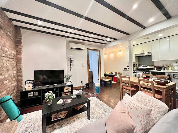 5th image of 760 Willoughby Ave #1