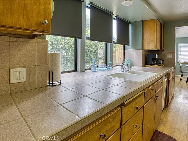 978 Balboa St — Photo 10