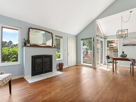 4th image of 2179 S Scranton Way Unit 101
