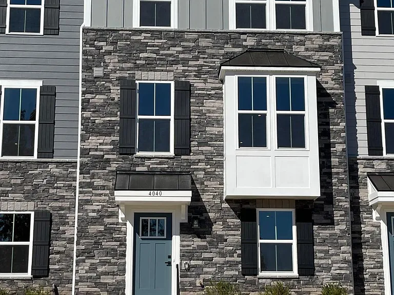 4040 Purple Flora Bnd — Photo 1
