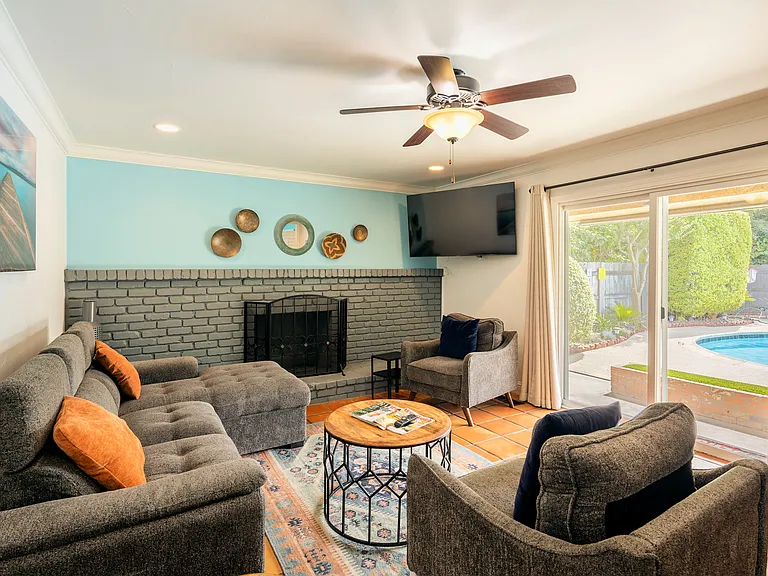 6519 N Mariposa St — Photo 44