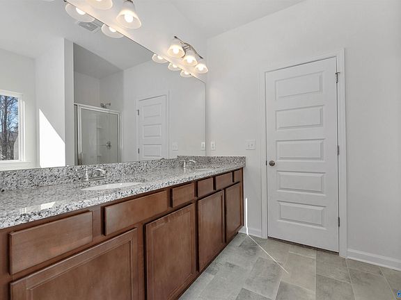5th image of 156 Lincoln Gray Cir