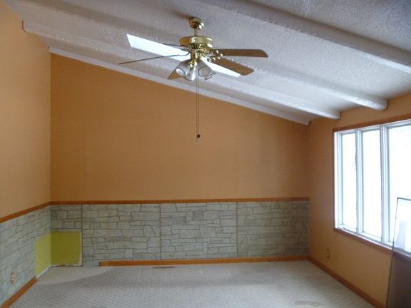2nd image of 147 Sioux Ave