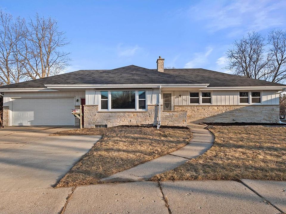 1st image of 433 Sonya DRIVE