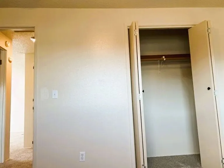 703 Broadway St #4 — Photo 12