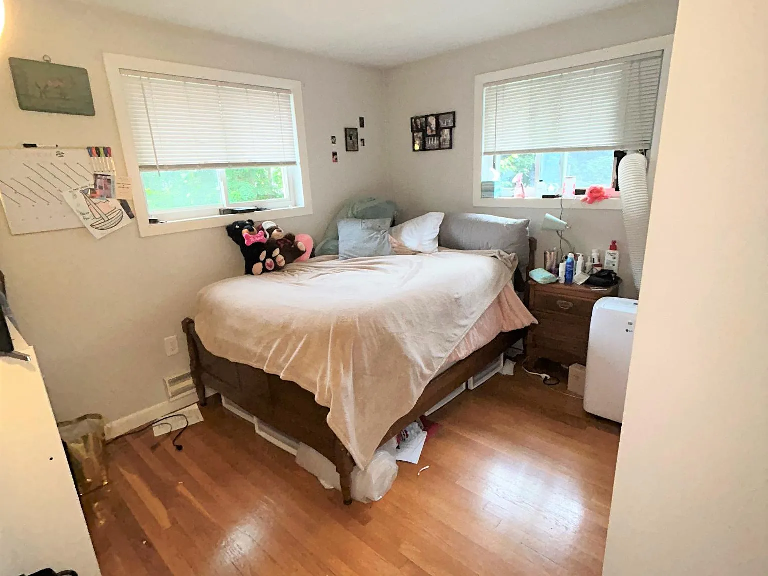 2 bed, 725 sqft, $2,400 — Photo 1