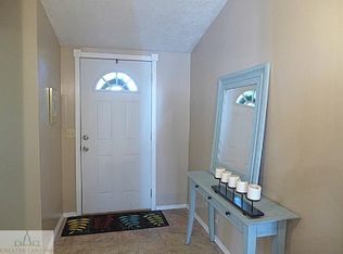 2401 Covert Rd, Leslie, MI 49251