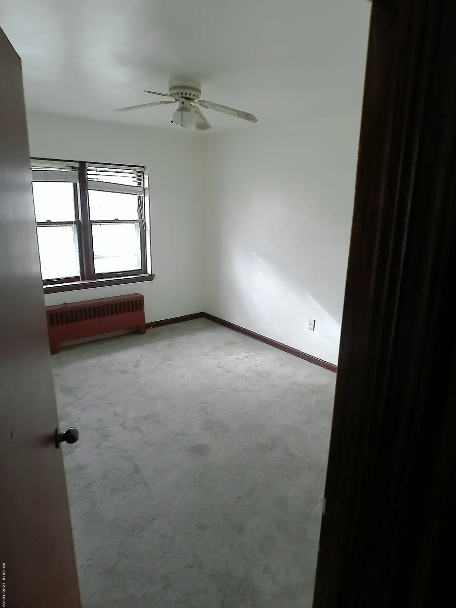 Building Photo - 1135 W Atkinson Ave #9
