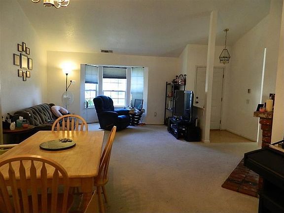 3rd image of 3847 Olivebranch Ln