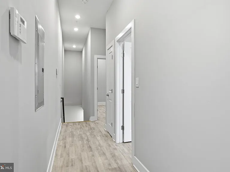 2500 N Mascher St #2 — Photo 4