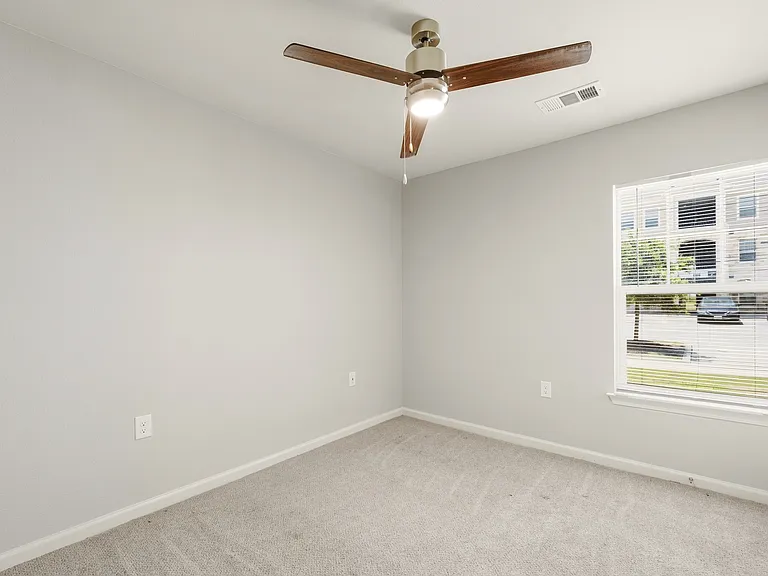 Agave East Apartments — Photo 10