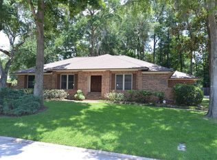 6327 Christopher Creek Rd W, Jacksonville, FL 32217