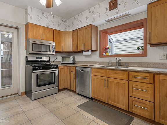 5th image of 3124 N 78th Ct