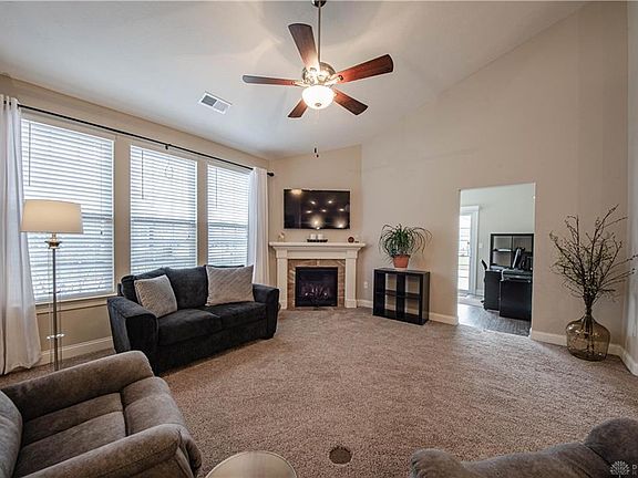 3rd image of 1307 Bourdeaux Way