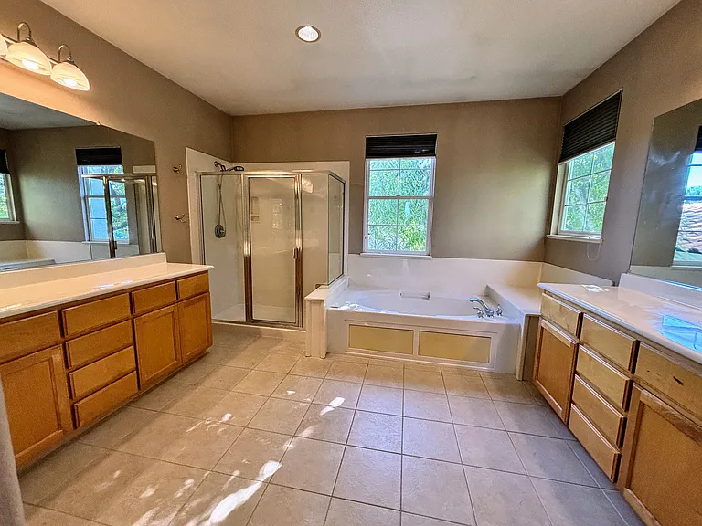378 Roundhill Dr — Photo 16