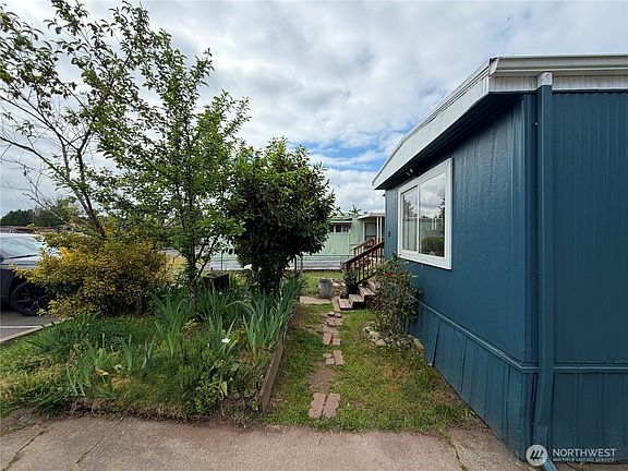 3rd image of 24500 Russell Road #27